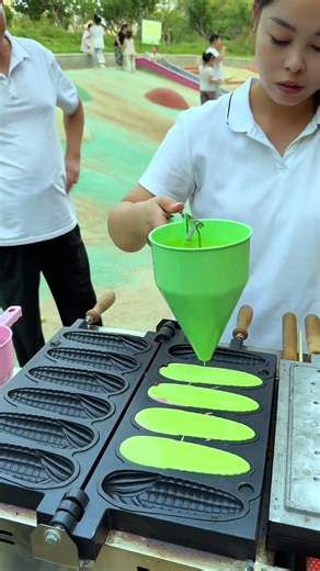 Original video: street food, artisans on Douyin, talented chef! Skewer cake | Gold coin cake