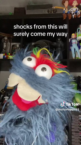 Man Sticks Forks in Toaster - Shock Wave