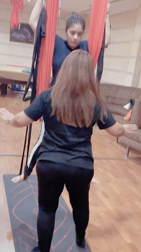 Aerial does make you feel liberated, love that feeling of a good stretch and sweet pain …. Kuch paane ke liye kuch khona bhi padta hai ❤️ . . . . . #garimajain #aerial #aerialsilks #aerialist #yogainspiration #yogini #shilpashettykundra #aerialhammock #hammock #workout #workoutoftheday #strengthtraining #weighttraining #bandra #palihill #stretching | Garima Jain