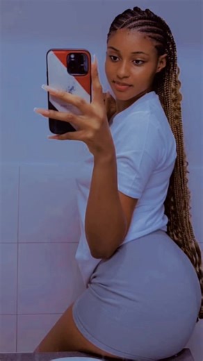 Feeling my self 😌😌