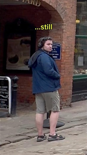 Ngl this lowkey broke my heart 💔 #singer #singing #public #reaction #heartbroken #sad #iris