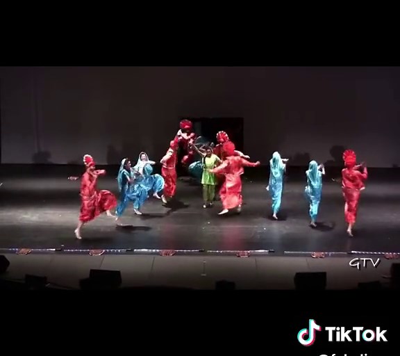 Bhangra dance #ranglapunjab #apnapunjab #bhangra #dance #fyyyyyyyyyyyyyyyy #foryou #viral #punjabitiktok #punjabi #desi #bhangralover