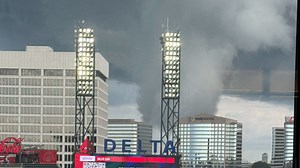 What's the difference between a scud cloud and a tornado?