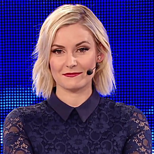 Former Hockey Enforcer Turned Professional Woman: The Story of Renee Paquette