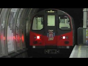 Jubilee Line 1996TS 96074 (Diamond Jubilee Livery) @ Green Park