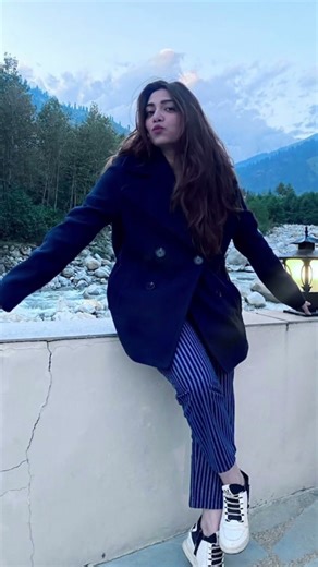 Meet the future of body editing with LightX AI Body Reshape Editor