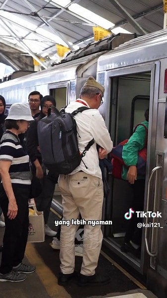 Nikmati Kereta Panoramic KA Papandayan ke Garut