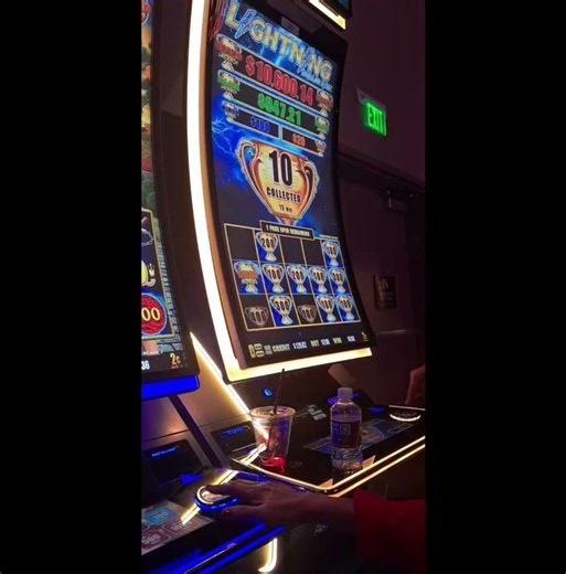 lightning dollar link hold and spin race car game Live highlight