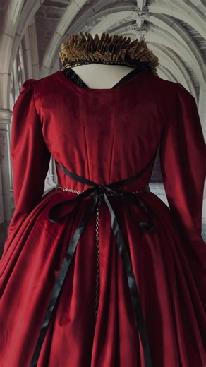 Tudor Gown Reveal, Halloween style 🎃💕 | Tudor Royalty Experience & Tudor Queens Wardrobe