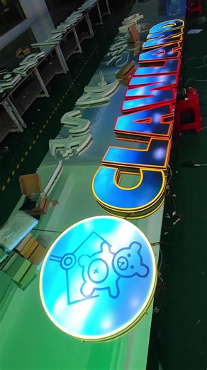 We can create unique effects for you like this #sign #signage #design #signagedesign #ledlight #signature #lightbox #lamplight #ledlightstrip #led #logodesign #sourcefactory #shop #store #abyss #foryou