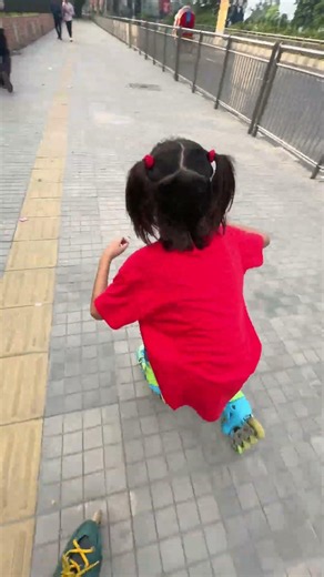 Freestyle skating #stunt #skating #skate #inlineskate #viral #shorts #trend
