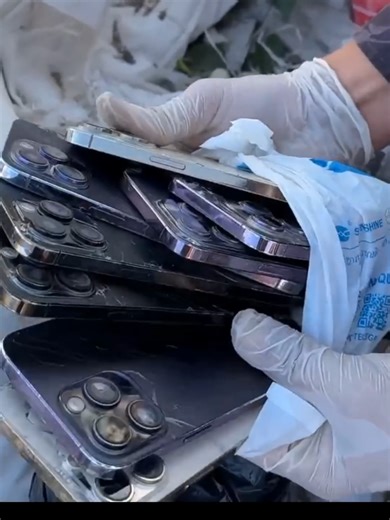 Discover Incredible iPhones Found in the Trash