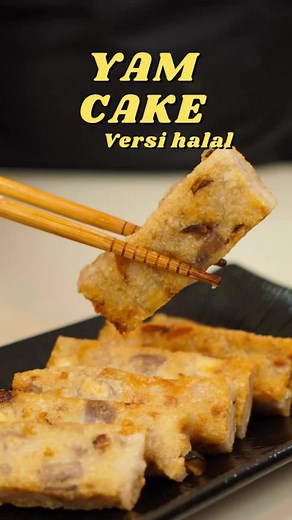 Traditional chinese Yam Cake, dah lama juga saya tak masak dan makan yam cake, terima kasih kawan dah request 😁 Nak buat dia ada sikit leceh tapi nak makan puas memang recomended sangat untuk makan puas puas 💯😁 Hari ini saya sharekan resepi untuk kawan kawan boleh cuba dekat rumah sendiri 👍🏻 Biasa yam cake ini boleh steam juga tapi saya lagi suka goreng punya. 🤣 Siapa pernah cuba sila komen kat bawah!👇🏼 Best Wow Bahan-bahan: Keladi - 200g Udang Kering - 20g Mushroom Shitake - 20g Tepung 