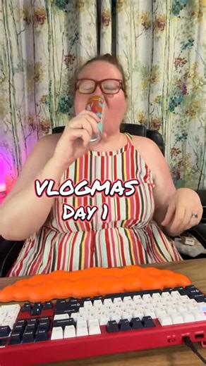 Hope Davis on Instagram: "Happy #vlogmas Day 1. Puppy snuggles, work, 2 doctor appointments and time with my little Parker! Perfect way to start the last month of 2025!"