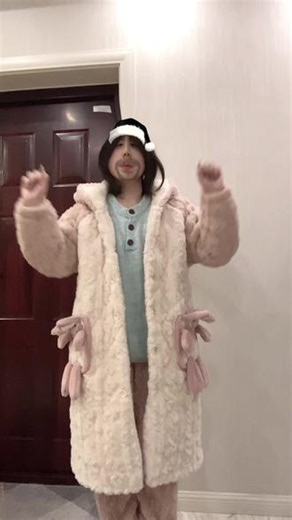 睡衣复健 吾腹腹#穿搭 #eatitup #lesserafim #spaghetti