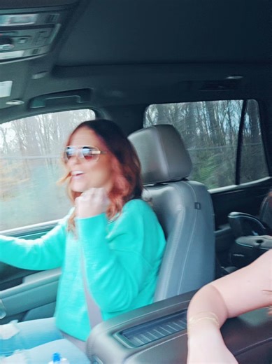 When you turn her into a @Rascal Flatts fan 🎶 @Lauren Alaina @Chris Lane #rascalflatts #whathurtsthemost #darciclaire #darciclairecountry #momsoftiktok