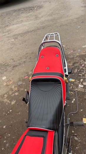 Aijaz Ali Syed on Instagram: "HERO splendor BS6 seat modification with colour combination Red ♥️ and black 🖤 🔥👍⚡👌 #splendorlovers❤️❤️🔥 #splendor #splendormodified #instagood #modified #instareels #instaviral #instagram #nanded #viral #video #bikemodification #"