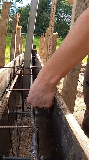 Setting final concrete level on uneven formwork