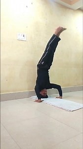 Day 16 of Handstand Training at Home #homeworkout #calisthenics #handstandworkout