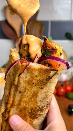 Ben Chelin on Instagram: "Top 3 Recipes of 2025: Sheet Pan Chicken Kefta Wraps 🔥 For all of you asking - the app link for Osta is in my bio or you can search “Osta Recipes” on the App Store or Google Play store ‼️🫶 Comment “Recipe” and I’ll send you the full recipe card for free!! For the Chicken Kefta: -1.5–2 lbs ground chicken (700-900 g) -2 tbsp tomato paste -8 garlic cloves, minced -2 tsp smoked paprika, 2 tsp cumin, 2 tsp salt, 2 tsp black pepper, 1 tsp turmeric, 2 tsp garlic powder -1/3