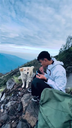 Merasa sendiri ya di puncak😌 #gunungagung #bali