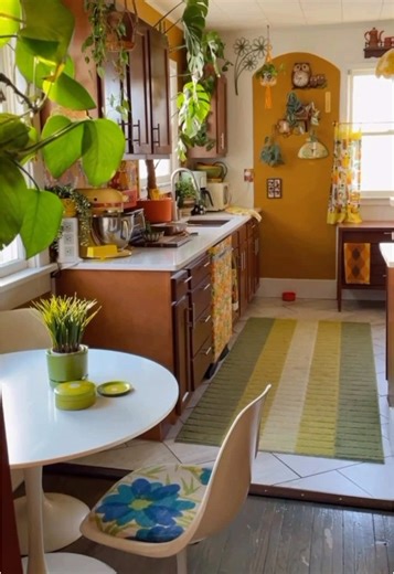 1970s Inspired Kitchen Design Ideas and Decor