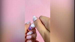 Peppa Pig – Townley Girl Vegan Flavoured Swirl Lip Balm & Micro Keychain Bag Makeup Cosmetic Set for Kids and Girls, Ages 3+ Perfect for Parties, Sleepovers & Makeovers