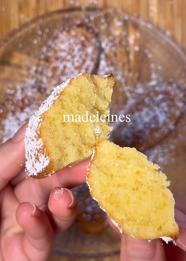 never knew how easy these were to make and they’re so good recipe by sugar spun run #baking #madeleines #bakingtherapy