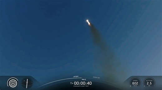 348K views · 6.2K reactions | SpaceX launched Starship's 11th test flight from Starbase in South Texas on Oct. 13, 2025. The Super Heavy booster successfully splashed down several minutes after separation. Full Storyhttps://space-com.visitlink.me/Y475m4 Credit: SpaceX | Space.com | Facebook