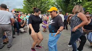 1.5K views · 15 reactions | Parte 2 de la chica bonita jazmín y joselito  | Folklor salvadoreño parque libertad 2 | Facebook