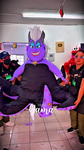 Cotiza tu Piñata Personalizada en Instagram