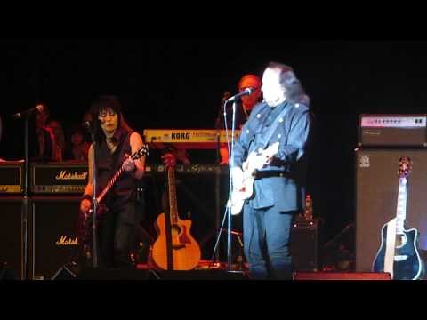 Tommy James and Joan Jett - "Crimson and Clover"