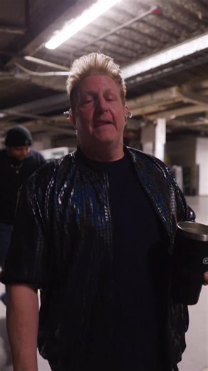 Raise your hands if you all wanna hang! What an amazing weekend in Elmont, Newark and Albany. Thanks for braving the cold! | Rascal Flatts