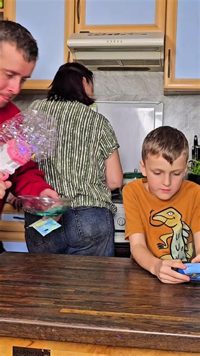 Juggling Soap Bubbles: The Ultimate Family Challenge