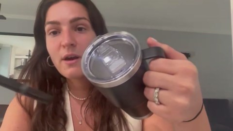 20 oz Stainless Steel Tumbler with Handle Metal Insulated Coffee Travel Mug with Handle Double Wall Tumbler Cup with Lid and Straw, Dark Green 1 Pack