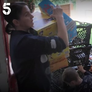 "With 19 kids stuck at home for 4 months, the food bill has gone through the roof..." 🙃 Watch 22 Kids & Counting now on #My5 | Channel 5