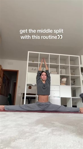easy routine to get the middle split 🤍 for more @Bend Use my code SOFIA for 70% off #bend #flexibilitytips #middlesplits #streching
