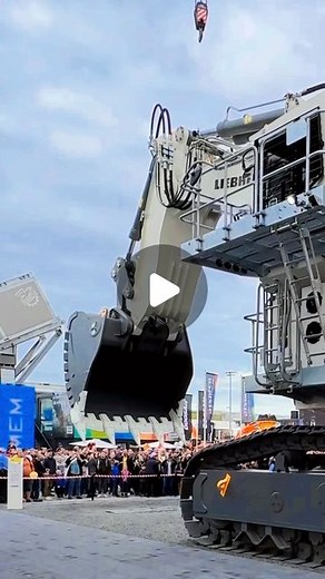 Diggers & Dozers | Follow @diggersanddozers and SUBSCRIBE to us on YouTube! #excavator #trucks #drone #mavic #phantom4 #dji #aerialphotography... | Instagram