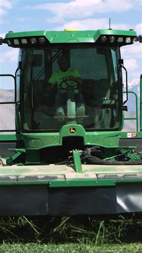 Neat, tidy rows 😌 ⚙️ John Deere W260R Windrower #JohnDeere #21stCenturyEquipment #Windrower | 21st Century Equipment