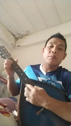 Learn to Play Ukulele: Tips and Tricks for Beginners