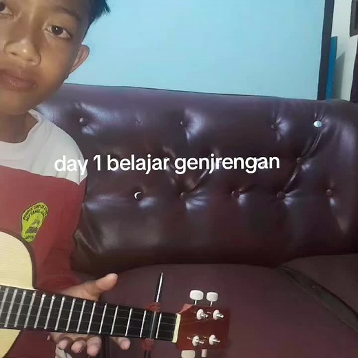 Belajar Genjrengan Ukulele: Hari Pertama
