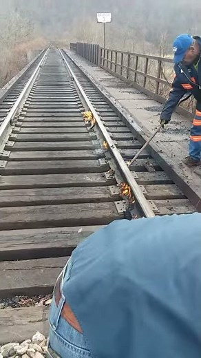 Rail pull apart fixed