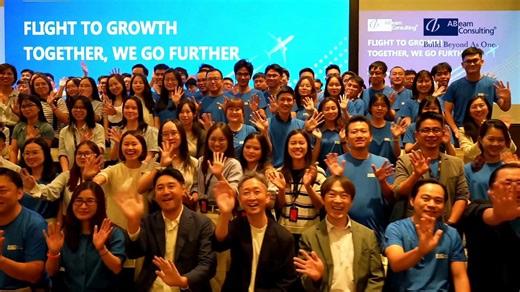 💙 ABeam Legacy Builder From the early days of ABeam Consulting Vietnam, Ms. Trinh Doan has been a part of the journey that shaped who we are today. As one of the first members to join ABeam in Vietnam, she has witnessed the company’s growth through major projects, trusted partnerships, and the development of future consulting talents. Her journey reflects ABeam’s commitment to long term growth, people development, and lasting value. Through ABeam Legacy Builder, we recognize the people whose de