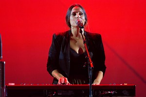 « Peau neuve » de Nach : « Rien ne me donne plus de joie que chanter » - L'Humanité