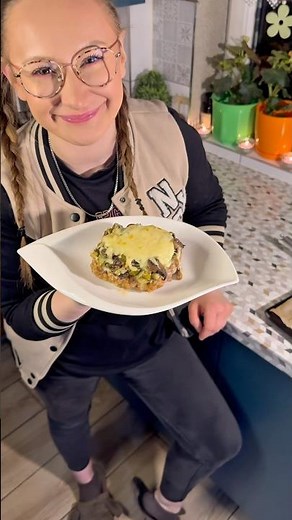 Zapiekane mielone z pieczarkami ogórkiem konserwowym majonezem i serem 😁