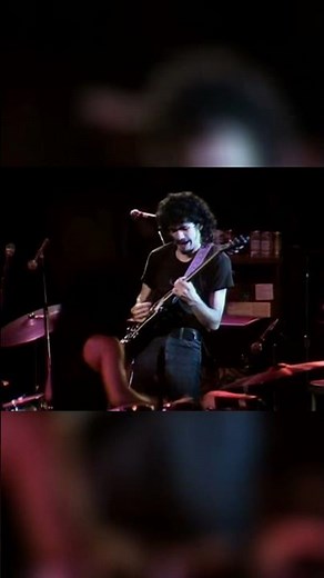 An incredible guitar solo from Santana 🎸