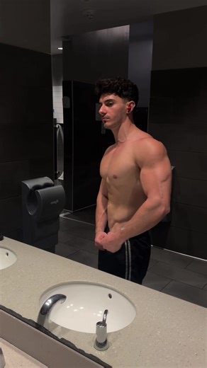 Getting tan adds 5 pounds of muscle #gym #fyp #viral #tan #aestethics | tanning