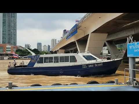 Boat Spotting Sathorn Pier Saphan Taksin BTS Bangrak Bangkok Thailand