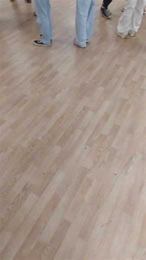 Find your Flock What I love about "1000 Fantastic Scout Games" is that all of the games can be played by all of the sections and "Find your Flock" is no exception. It may sound like a beaver game but I played this game with my explorers this week and they loved it. Equipment: Slips of paper with a bird name written on each Give a folded slip of paper to each scout with a bird name (chicken, turkey, goose, swan, duck, heron, stork etc.) written on it. Aim to start with at least four names in play