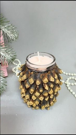 DIY Christmas Candle in a Jar | Pinecone Decoration